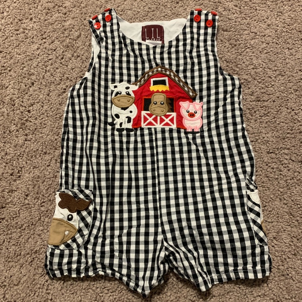 Appliqué farm shortall 18-24 FITS LIKE 12-18